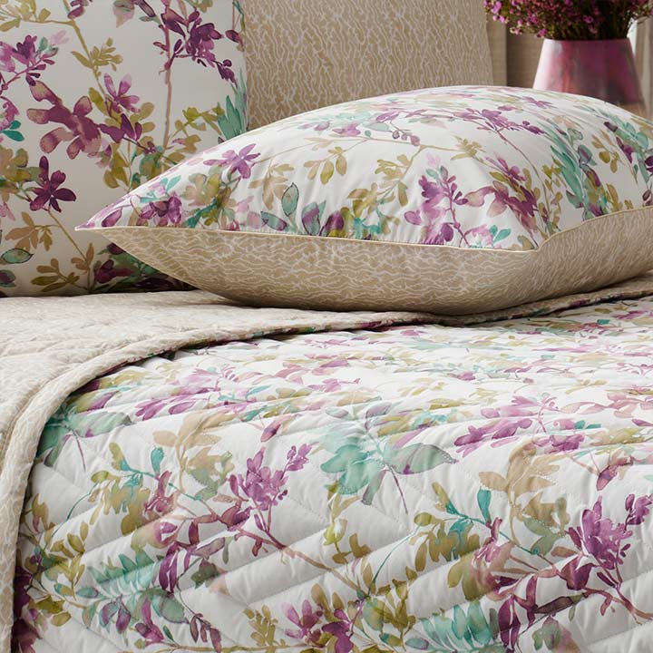 Layla Bed Quilt Set